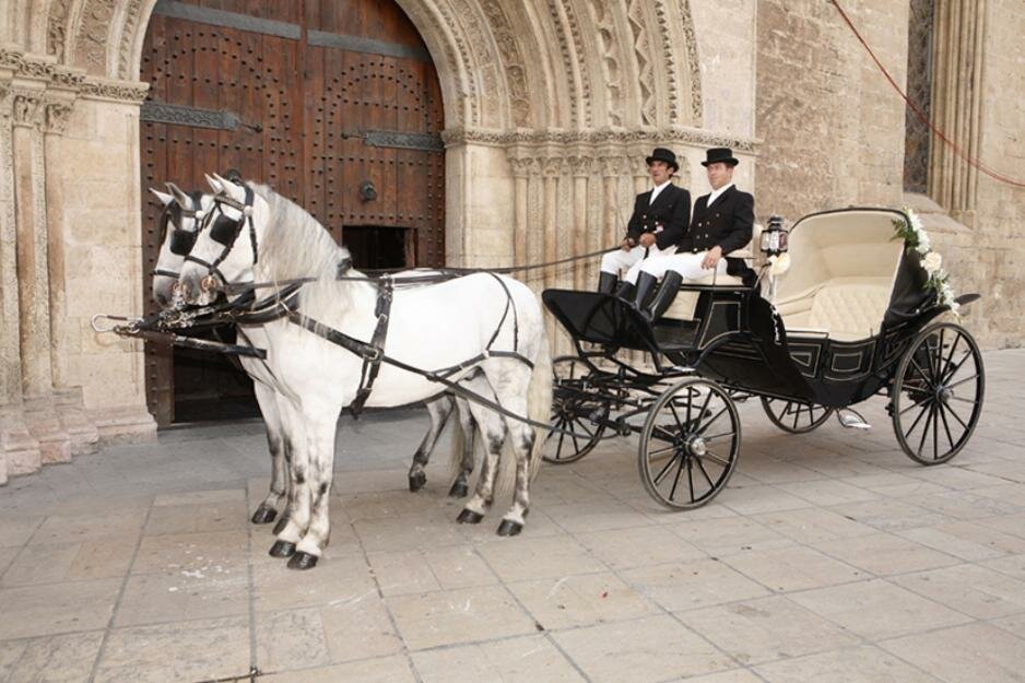Transporte para los novios coches de caballos bodas valencia 120283 Transporte para los novios